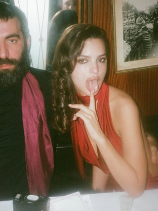 Эмили Ратаковски и Ромен Гаврас . Фото: Инстаграм (запрещен в РФ) @emrata